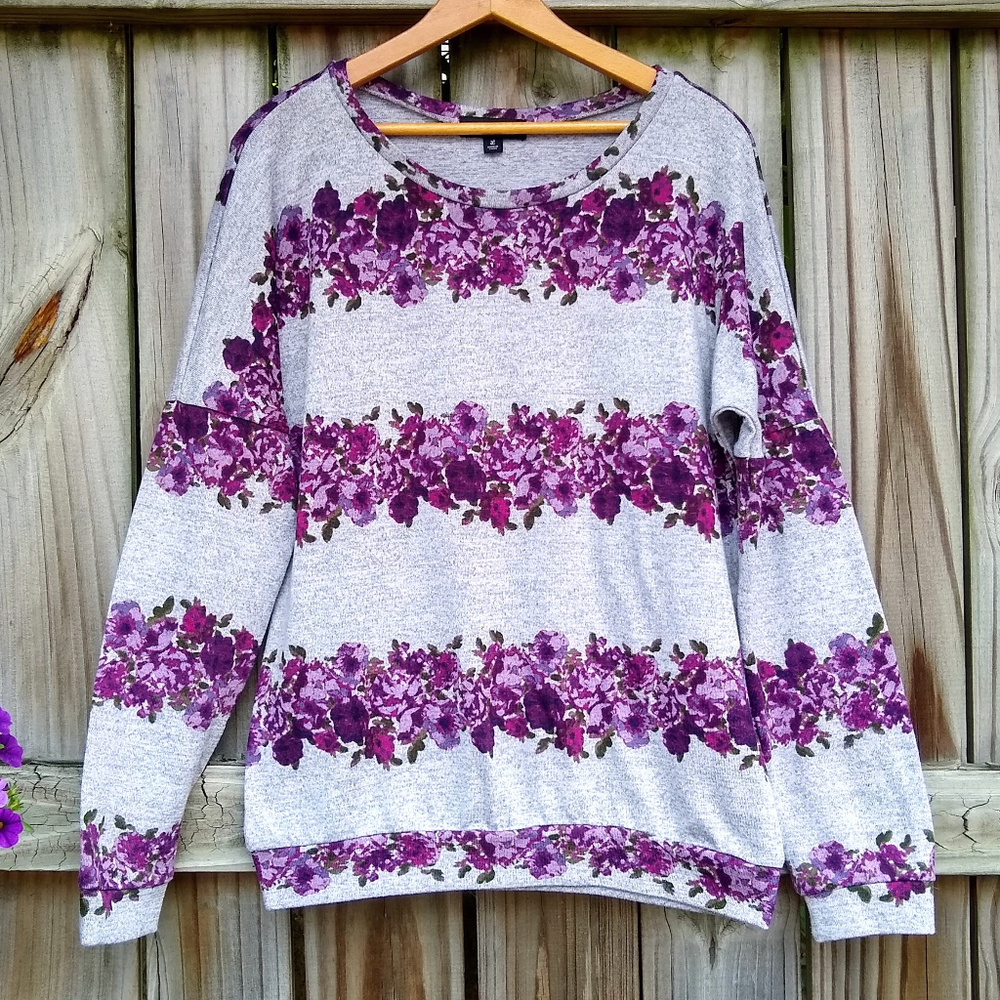 Mason & Mackenzie Long Sleeved Floral Knit Top